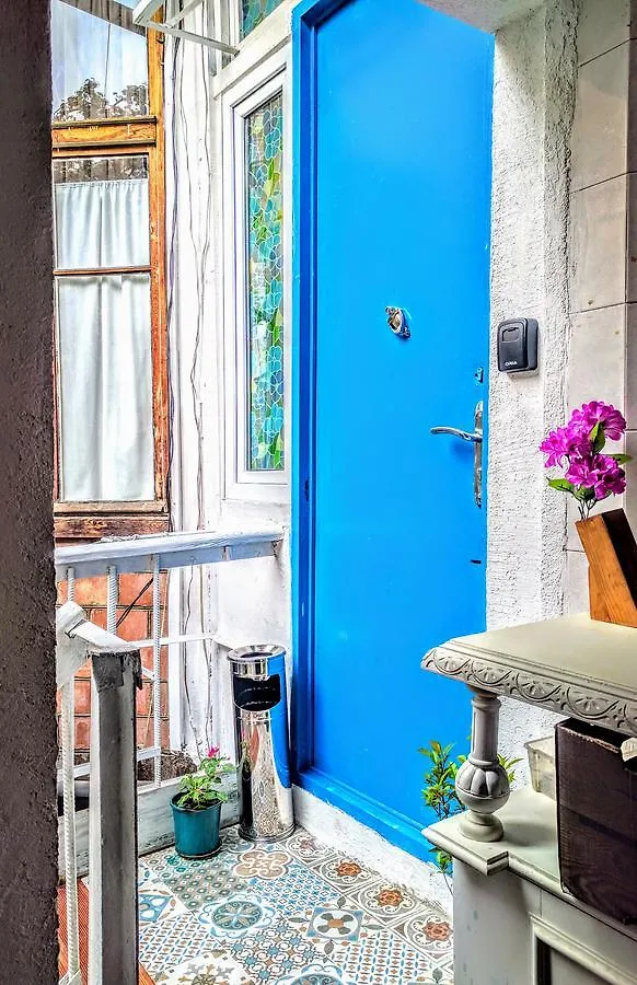 ★ Blue Door Rhapsody ★ - Special Stay In Old Town! Tbilisi 0*,  Georgia